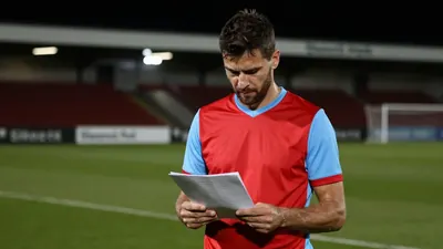 Portadown have signed 29-year-old Ben Kennedy from Ballymena United for an undisclosed fee